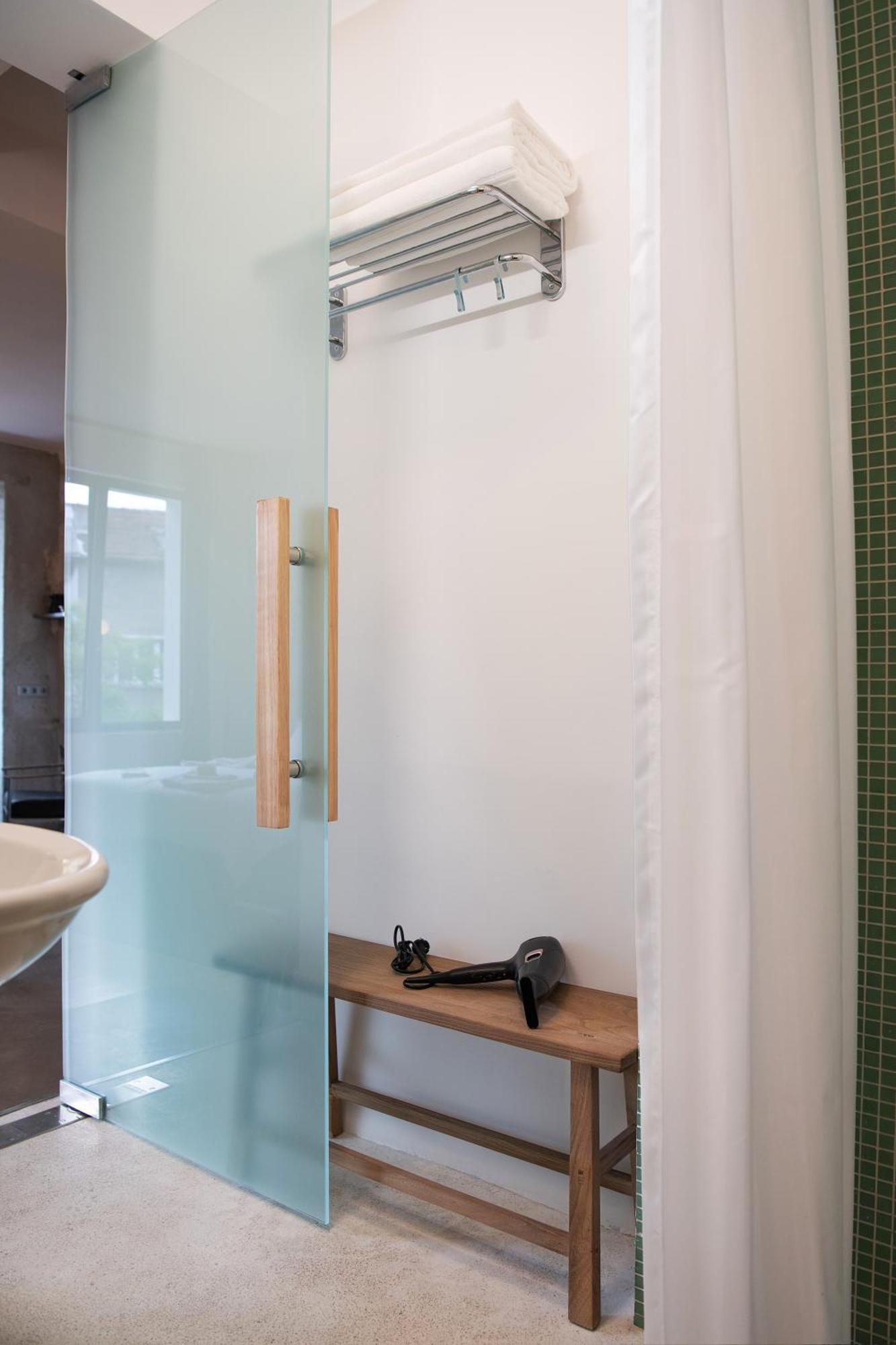 Dazzling Minimalist One Bedroom Apartment Sofia