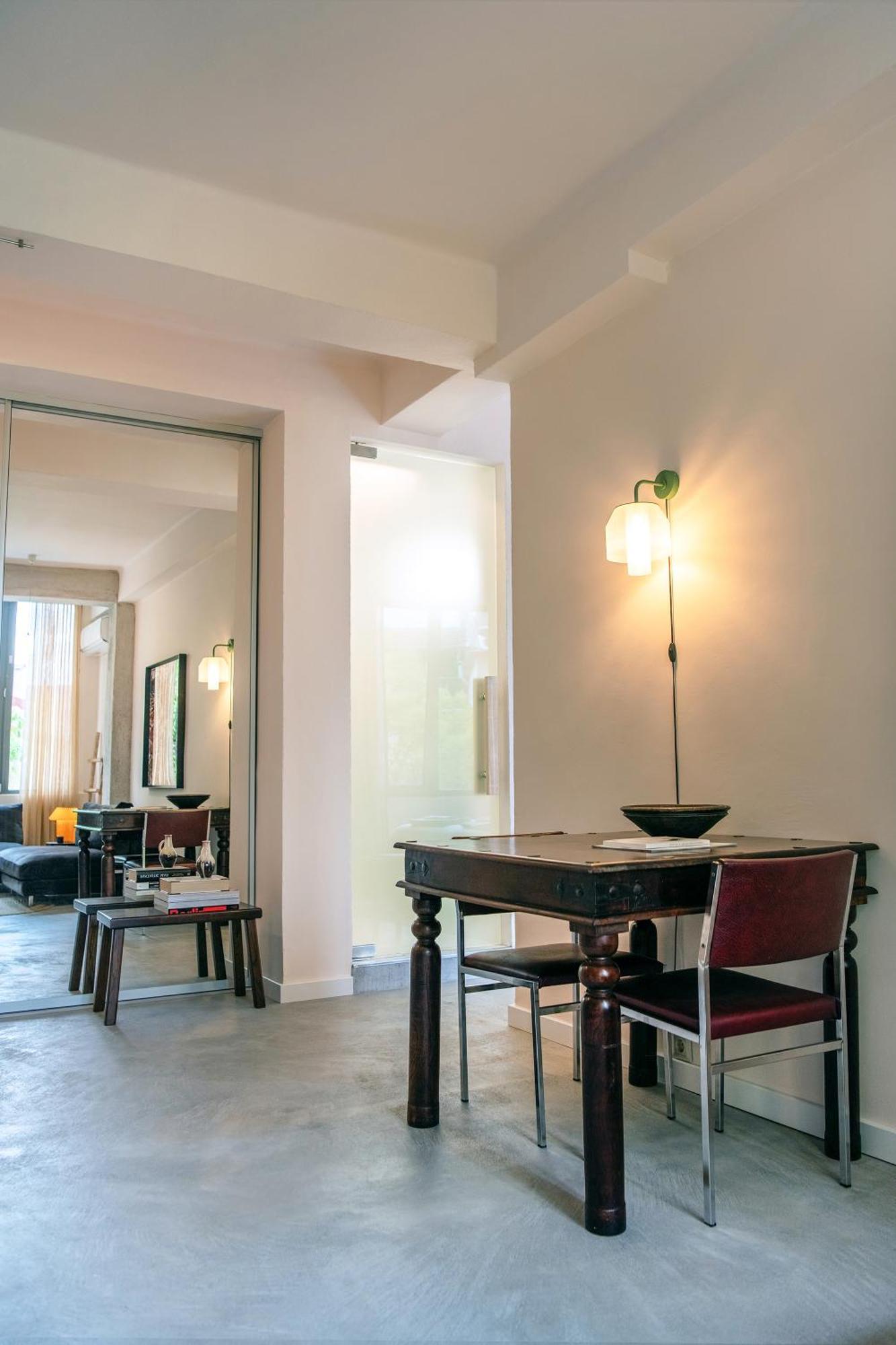 Dazzling Minimalist One Bedroom *